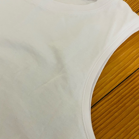Zara white muscle tee - high low hem, 100% cotton sized medium - Picture 2 of 6